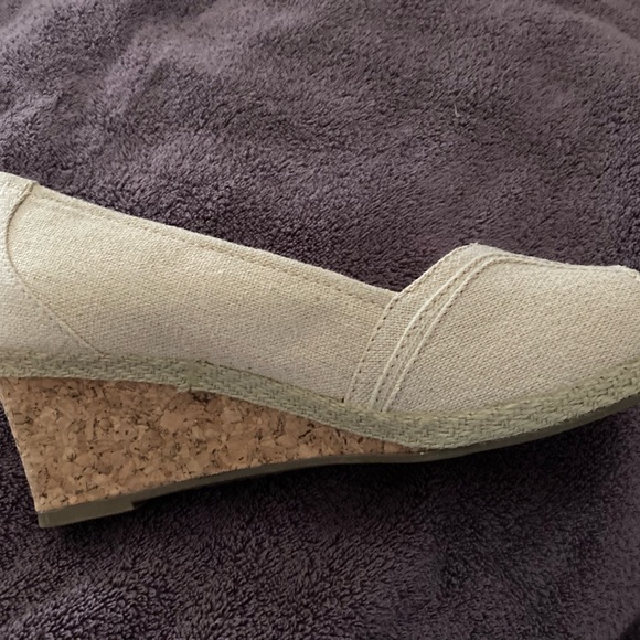 Kohl's Cream Wedges Stylish and Comfortable Size 9 - Picture 3 of 6